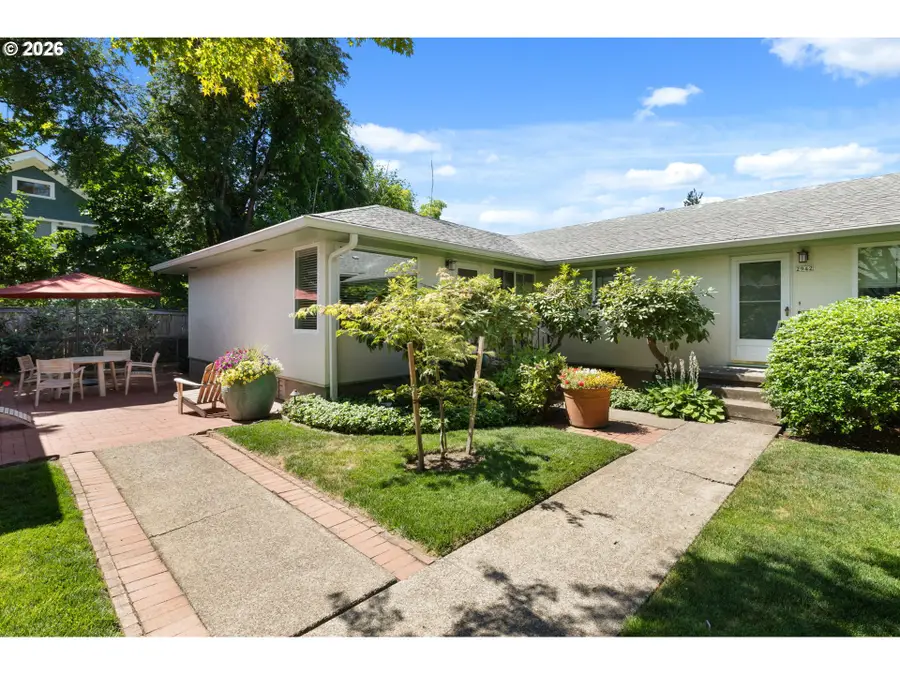 2940 SE Brooklyn St, Portland, OR 97202 - #3