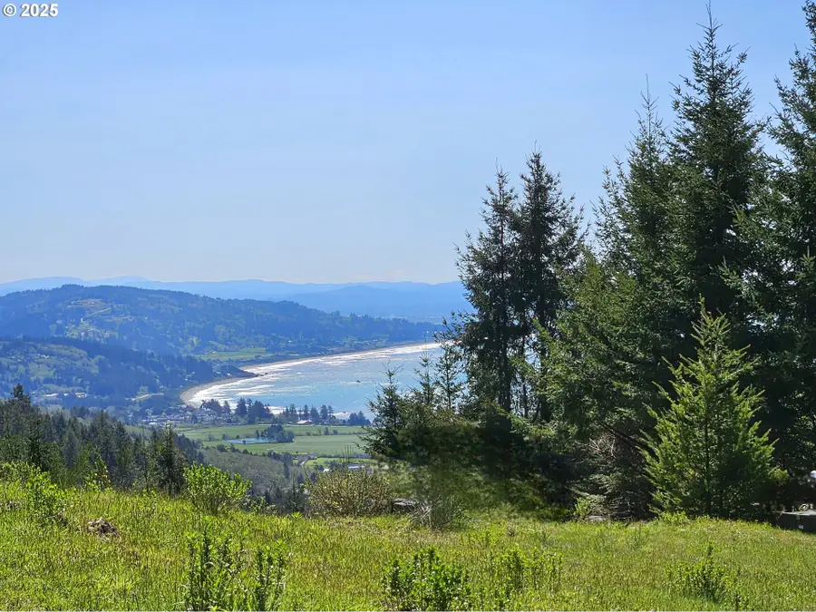 Harbor Hills Hts #308, Brookings, OR 97415 - #2
