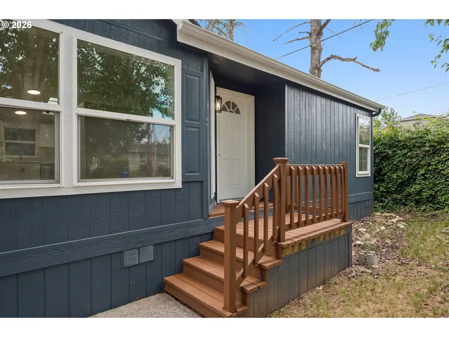 12420 SE Bush St #1, Portland, OR 97236 - #3