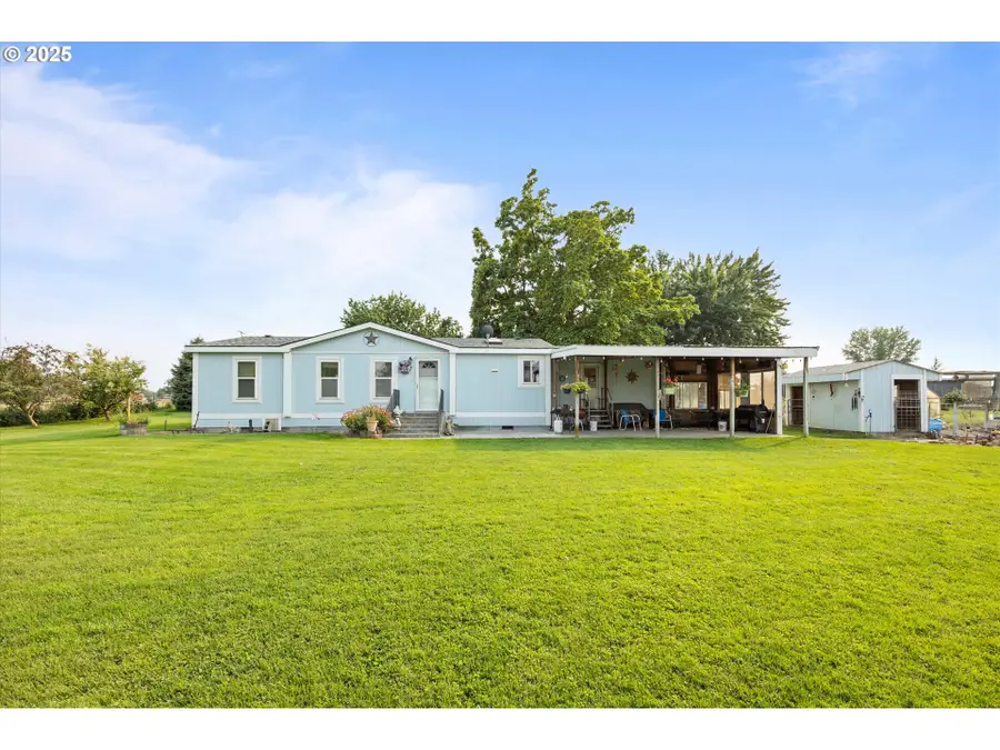 32402 Shoop Ln, Hermiston, OR 97838 - Image #2