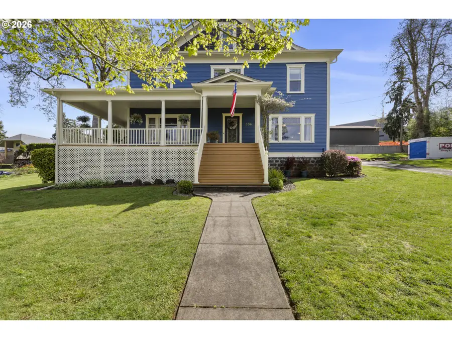 336 Hill St, Silverton, OR 97381 - #3
