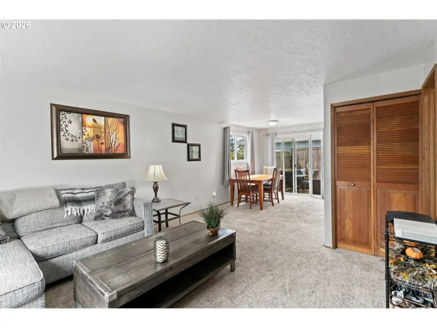 1340 9th St #1, Florence, OR 97439 - #3