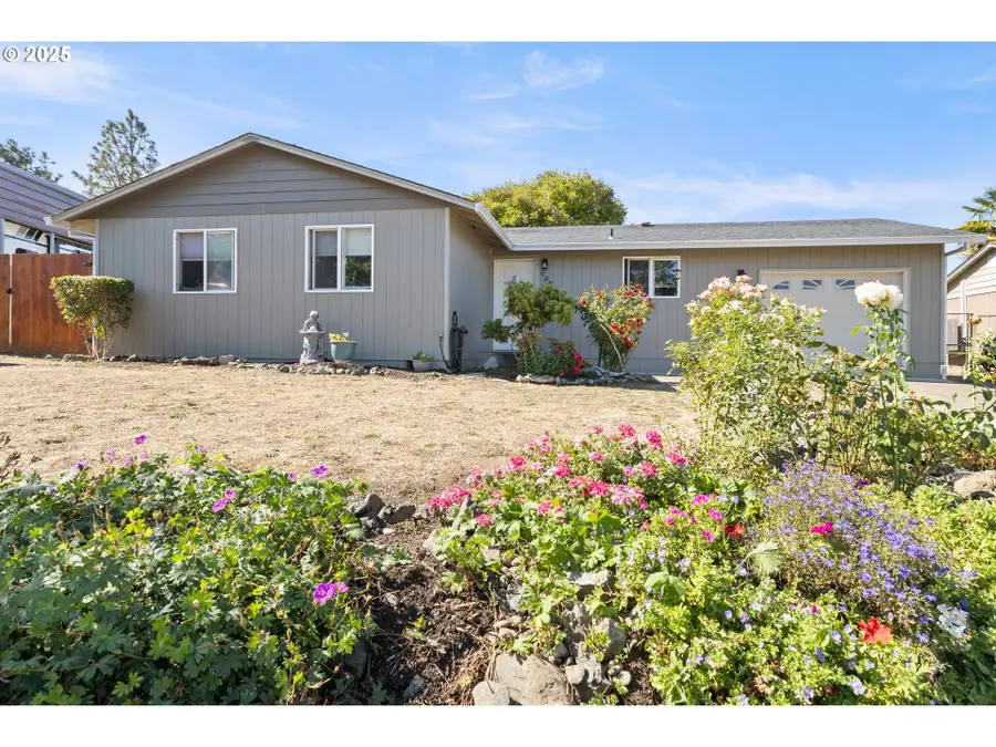 490 Char St, Roseburg, OR 97471 - Image #2