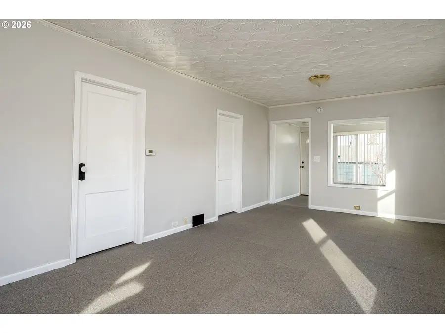 8310 NE Sacramento St, Portland, OR 97220 - Image #3