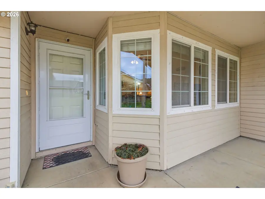 1137 Ash Grove Loop, Creswell, OR 97426 - Image #2