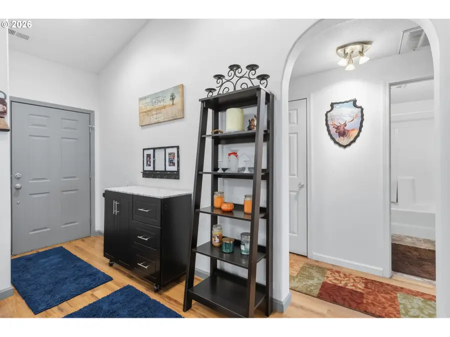 1137 Ash Grove Loop, Creswell, OR 97426 - Image #3