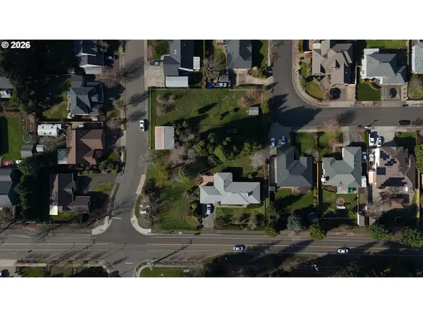 19531 Central Point Rd, OregonCity, OR 97045