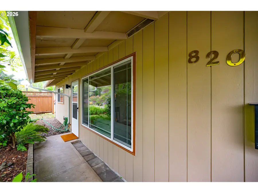 820 E 35th Ave, Eugene, OR 97405 - #3
