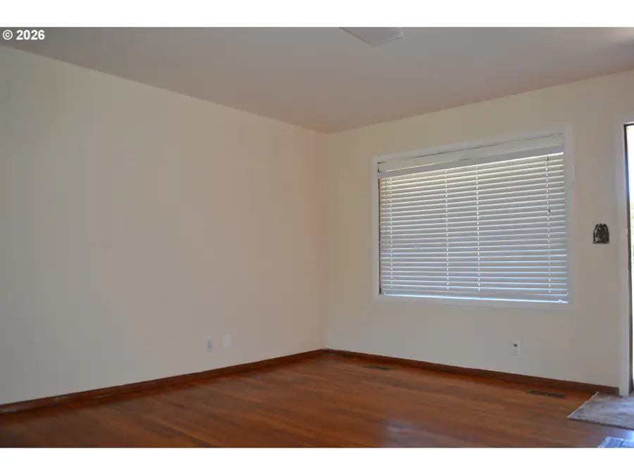 641 SE 148th Ave, Portland, OR 97233 - #3