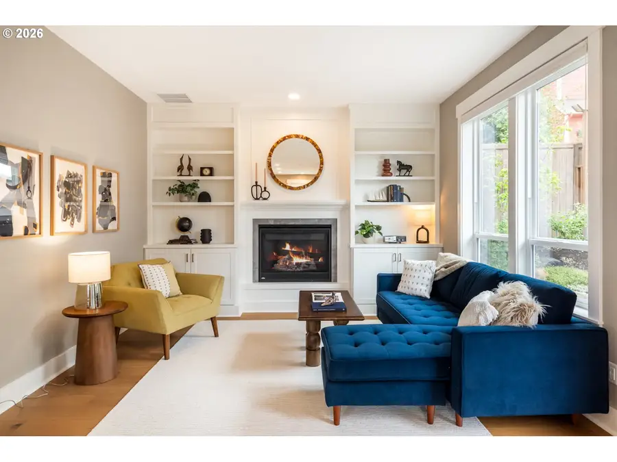 518 Jersey St, Silverton, OR 97381 - #2