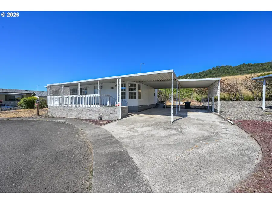 520 Shadow Ranch, Roseburg, OR 97470 - #2