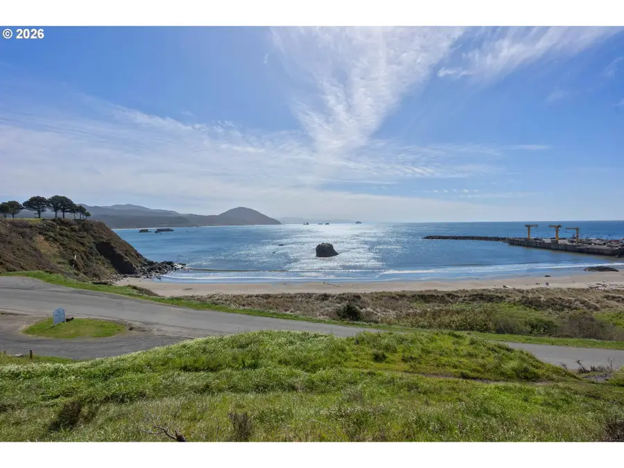 440 5th St, Port Orford, OR 97465 - #3