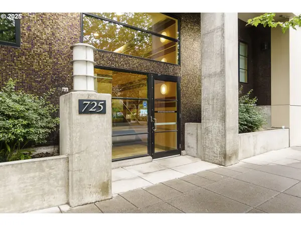725 NW 10th Ave #305, Portland, OR 97209