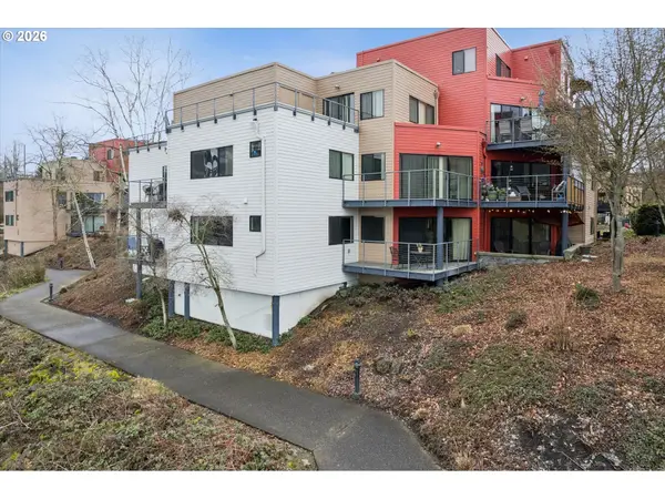 620 NW Naito Pkwy #B7, Portland, OR 97209