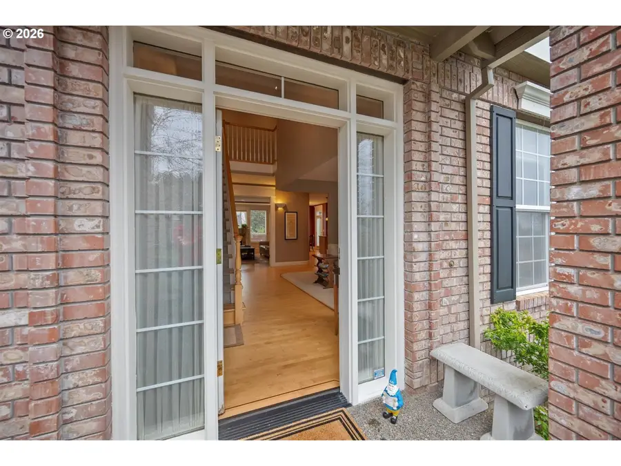 2530 Beacon Hill Dr, West Linn, OR 97068 - #2