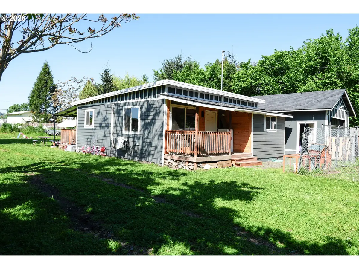 387 4th St, Dillard, OR 97432 - #1