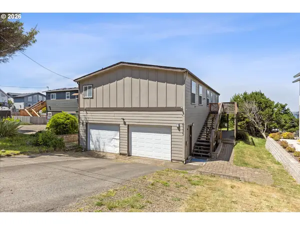 6335 NE Neptune Dr, LincolnCity, OR 97367