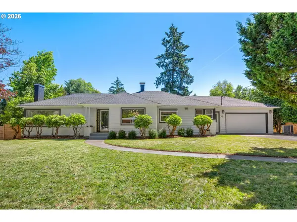8460 SW Fairway Dr, Portland, OR 97225