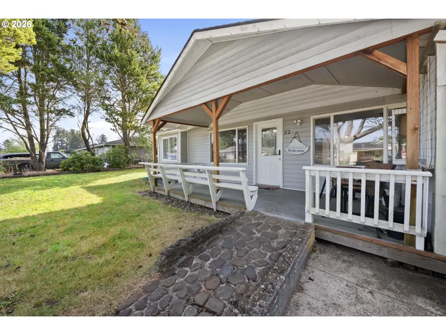 22 NW Cedar Ave, Warrenton, OR 97146 - #2