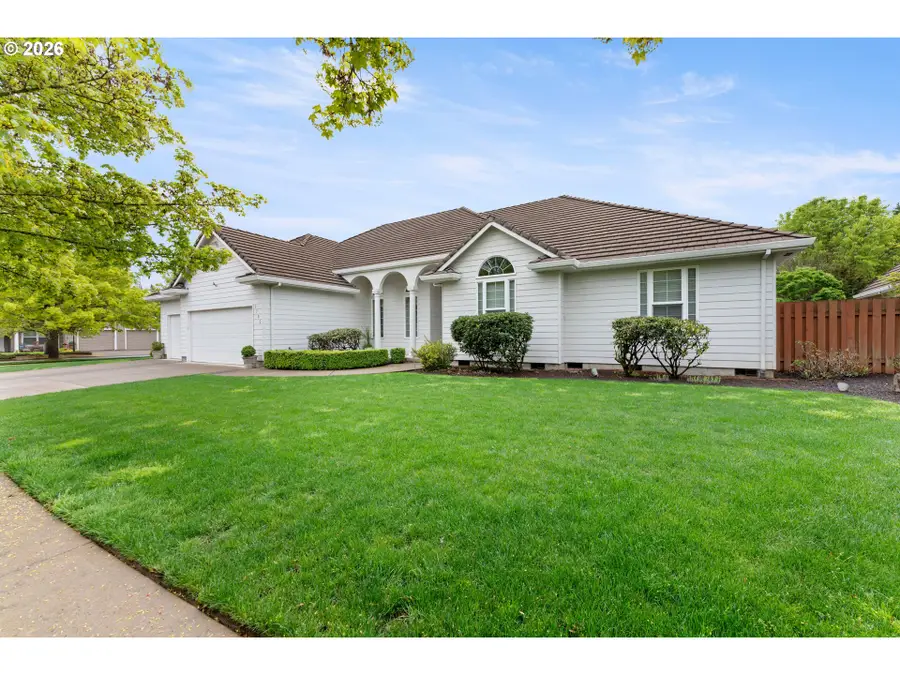 1702 NW Troon Ct, McMinnville, OR 97128 - #3