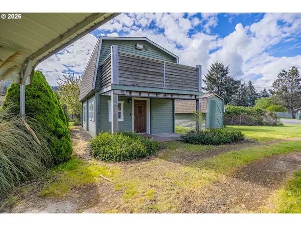 1250 N 3rd Ave, Powers, OR 97466