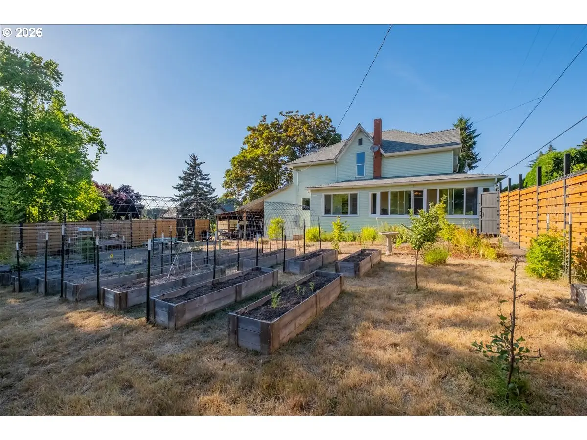 817 N Main St, Brownsville, OR 97327 - #1