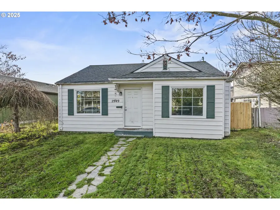 2949 Dover St, Longview, WA 98632 - #2