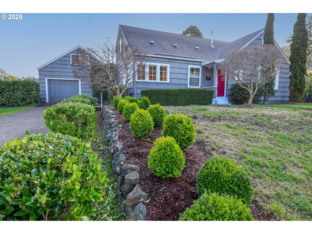 1149 Juniper Ave, Coos Bay, OR 97420 - Image #1