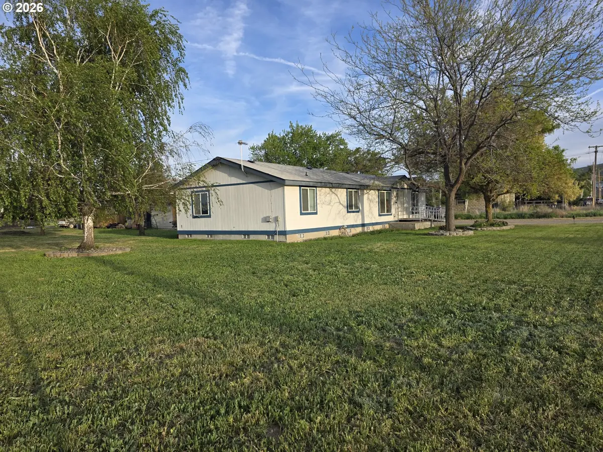 1650 11th St, Baker City, OR 97814 - #1