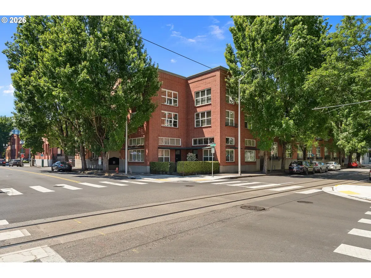 1009 NW Hoyt St #201, Portland, OR 97209 - #1