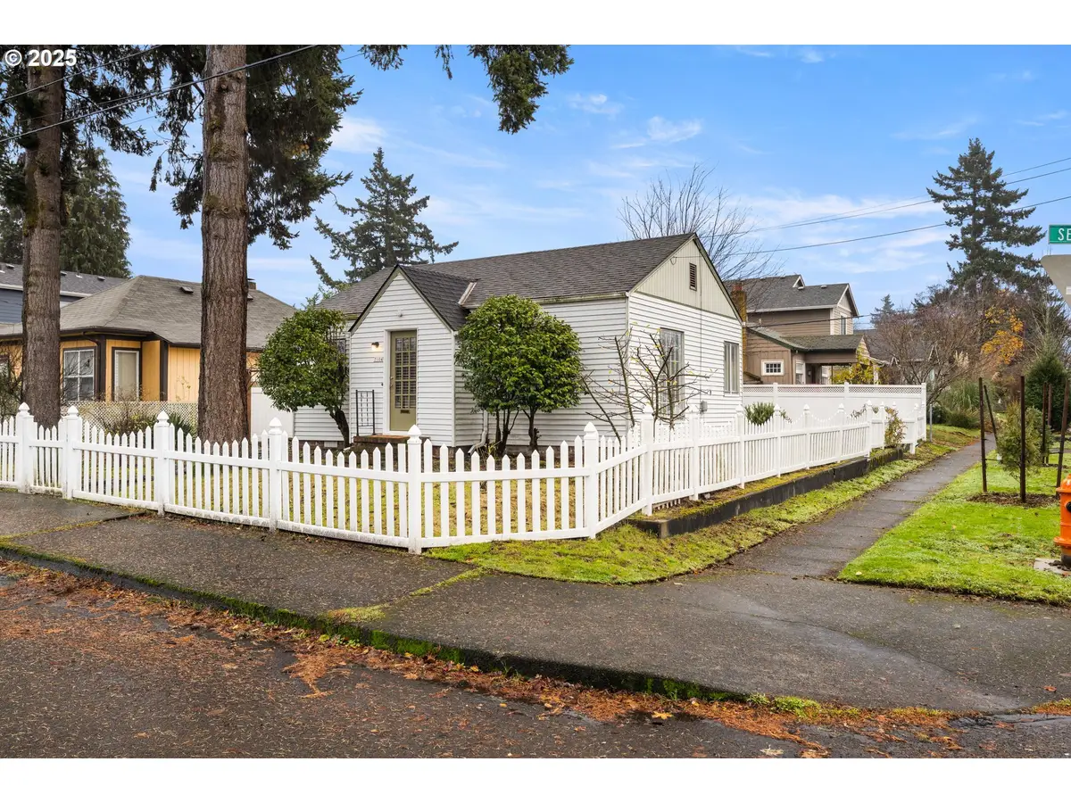 7104 SE Tolman St, Portland, OR 97206 - #1