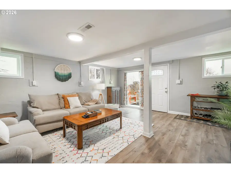 2410 E 12th St, The Dalles, OR 97058 - #2