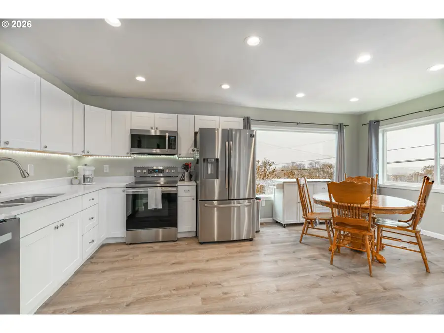 2410 E 12th St, The Dalles, OR 97058 - #3