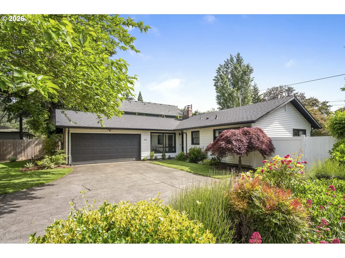 28 SE 111th Ave, Portland, OR 97216 - #1