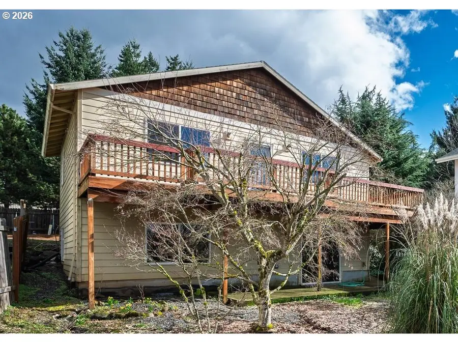 854 SE 4th Ave, Estacada, OR 97023 - #2
