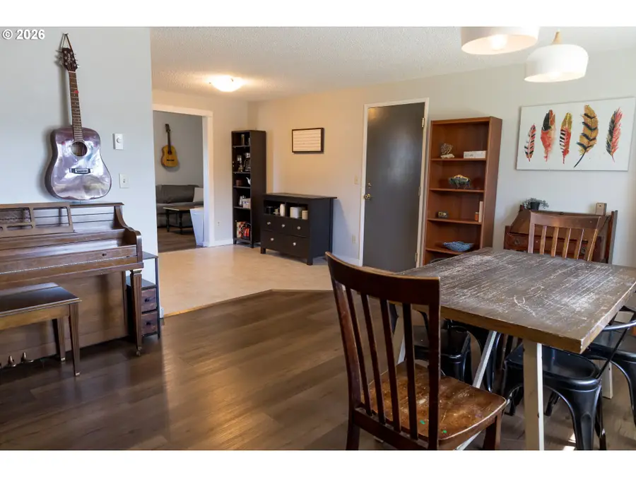 420 Juniper St, Florence, OR 97439 - #3