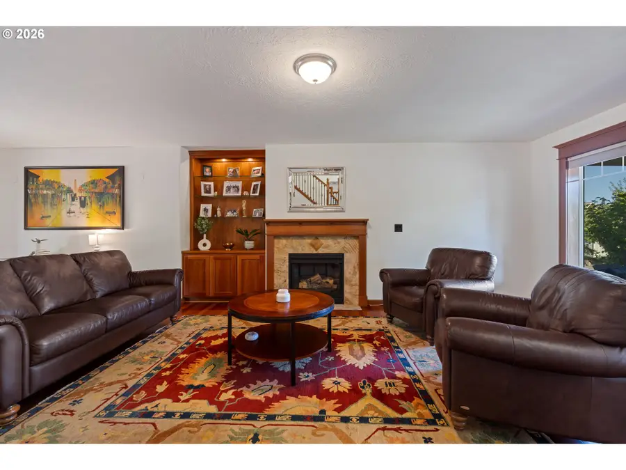 940 Montana Ct, Hoodriver, OR 97031 - #3