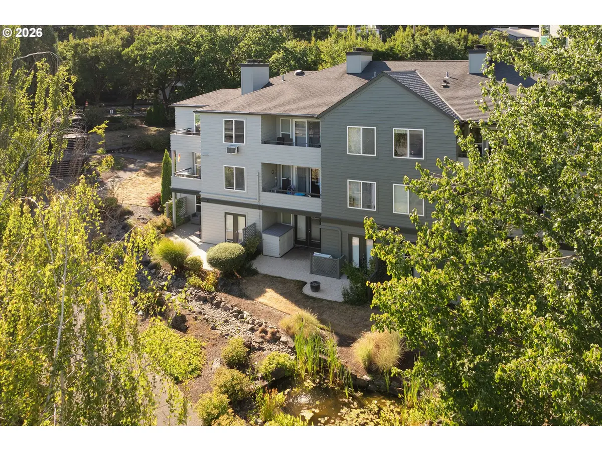 4970 S Landing Dr #203, Portland, OR 97239 - #1