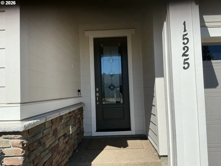 1525 N River Alder St, Canby, OR 97013 - #3