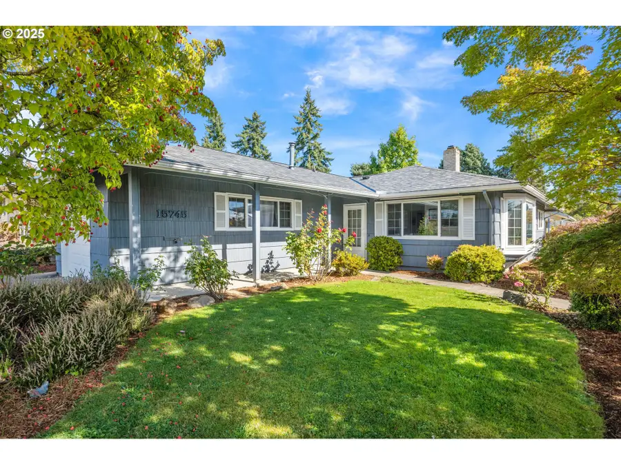 15745 SW Queen Victoria Pl, King City, OR 97224 - Image #2