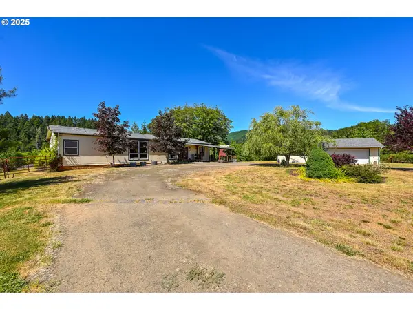 982 Reston Rd, Roseburg, OR 97471