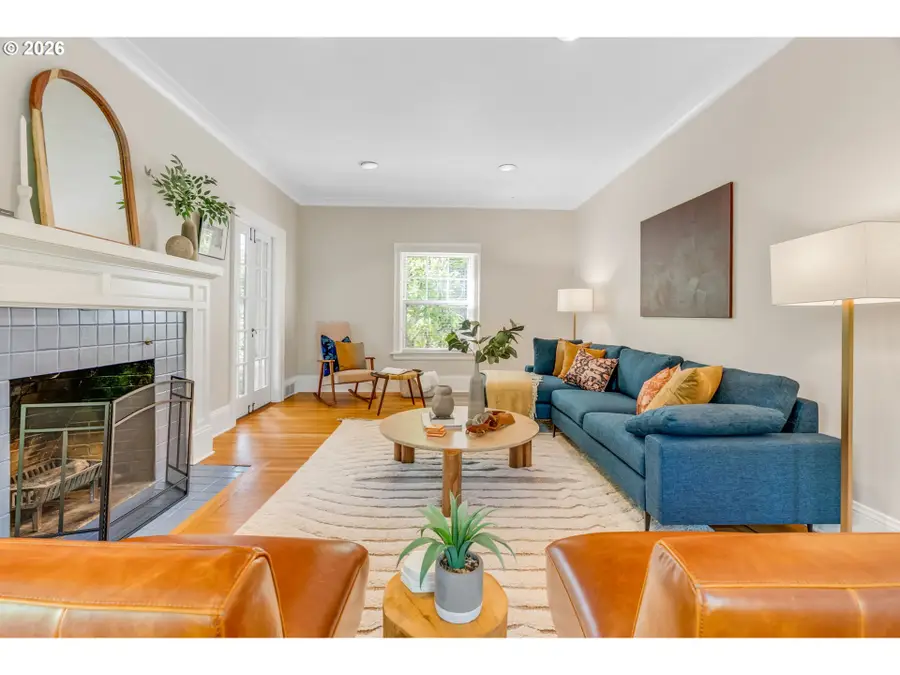7 NE Floral Pl, Portland, OR 97232 - #3