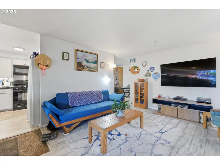 9720 SE 74th Ave, Milwaukie, OR 97222 - Image #2