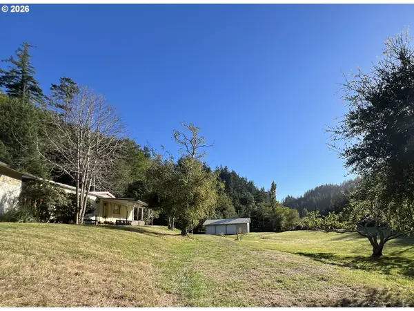 32103 Cedar Valley Rd, GoldBeach, OR 97444