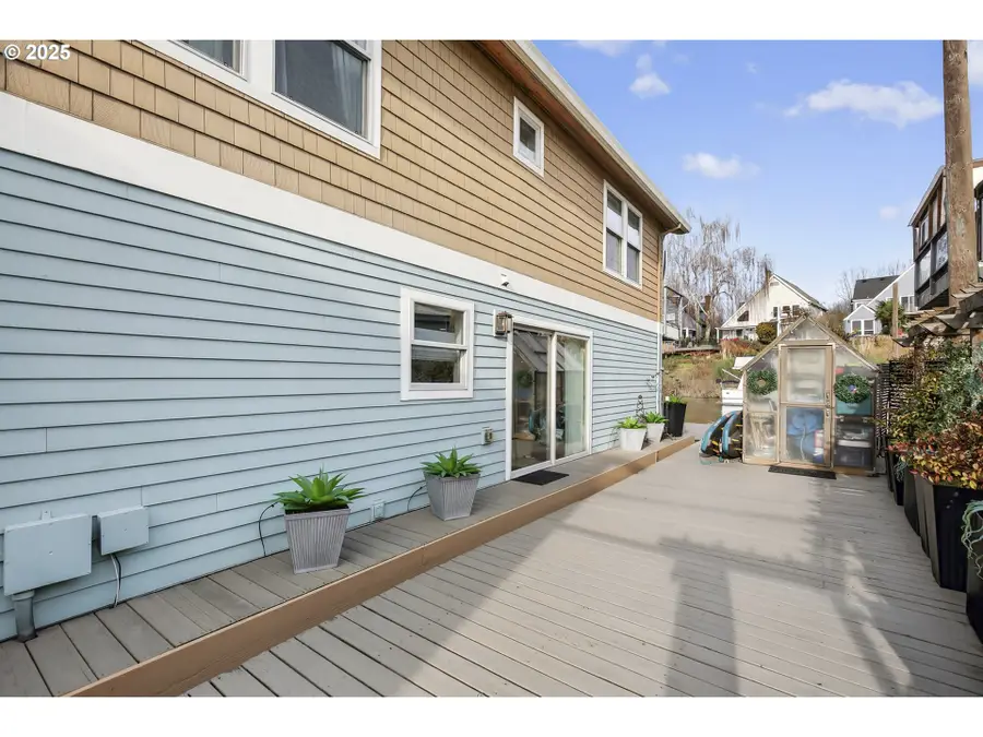 510 N Tomahawk Island Dr, Portland, OR 97217 - Image #3