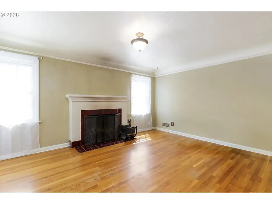 232 NE Russet St, Portland, OR 97211 - #3