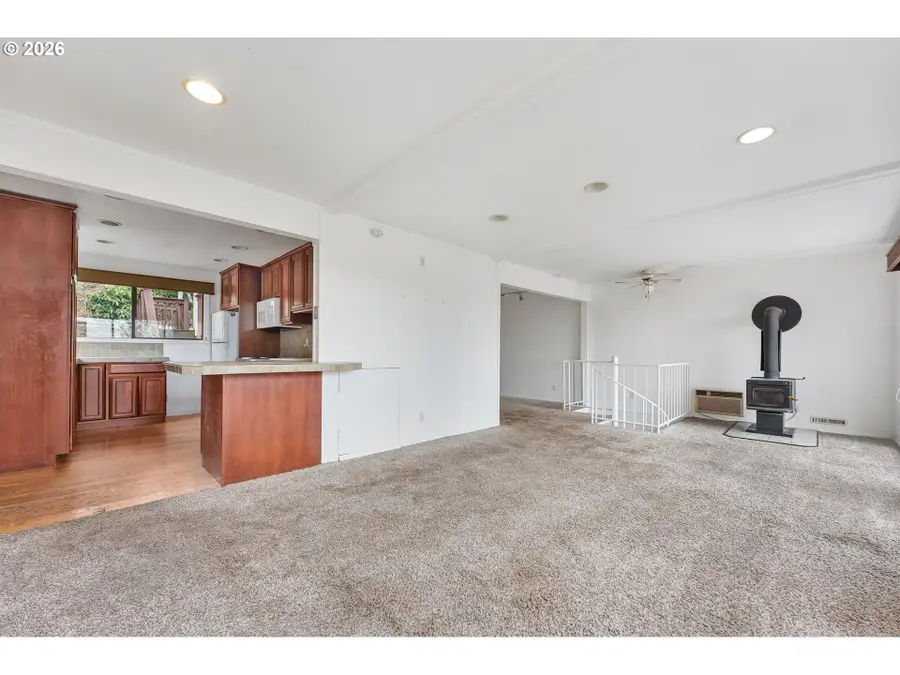 7040 SW Brier Pl, Portland, OR 97219 - #3