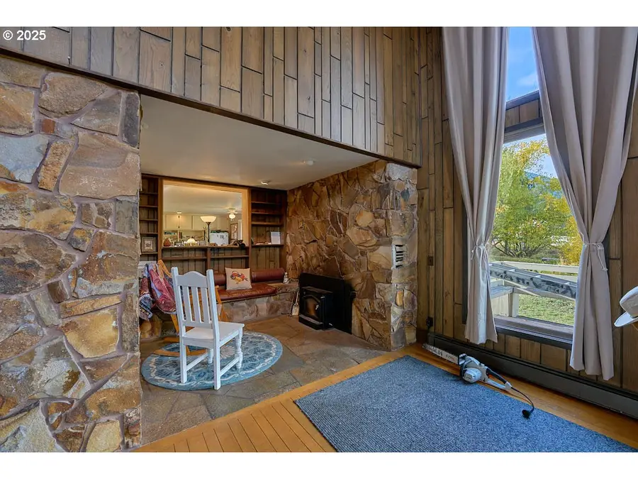 61486 Liberty Rd, Joseph, OR 97846 - Image #3