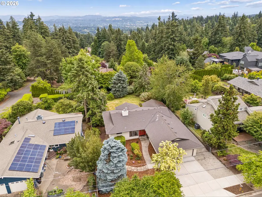 19142 Suncrest Dr, Northwest Clackamas, OR 97068 - #3