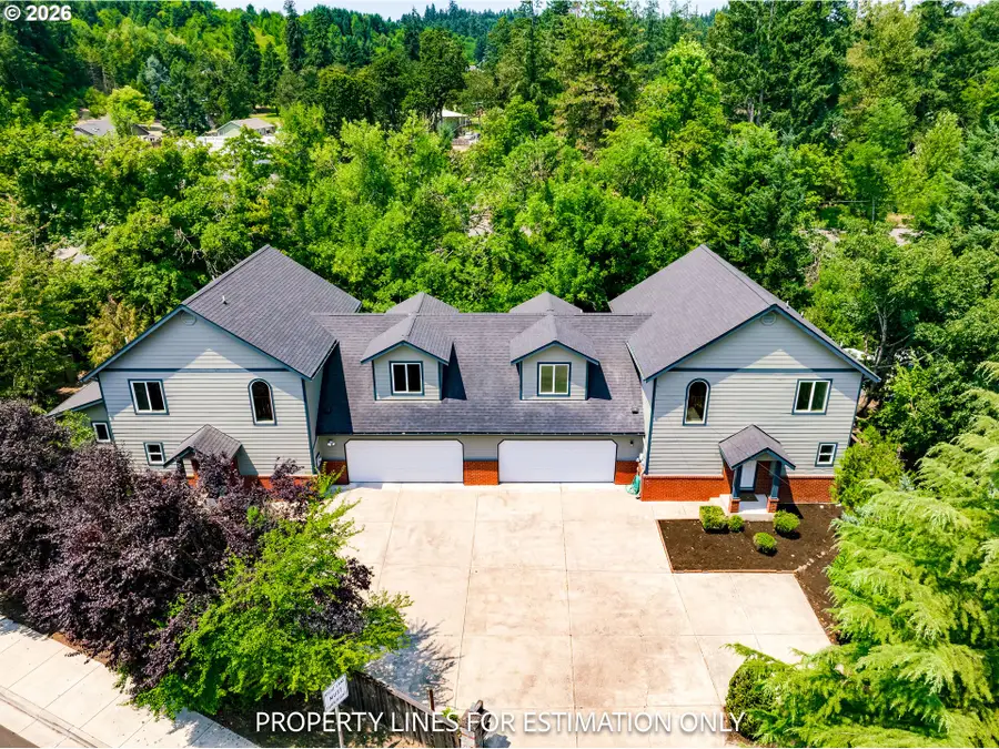 911 N 9th St, Cottage Grove, OR 97424 - #2